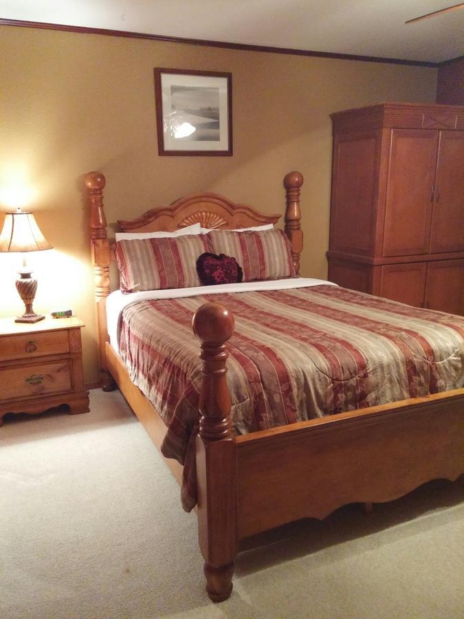 A Hyde Away Inn B&B 톡 외부 사진
