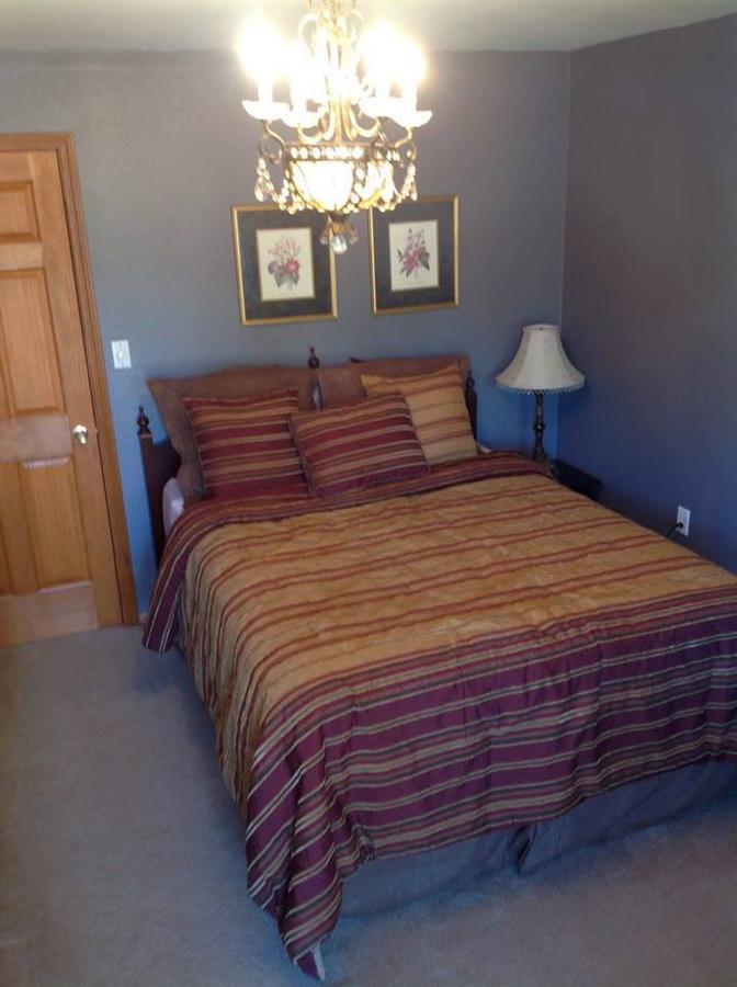 A Hyde Away Inn B&B 톡 외부 사진