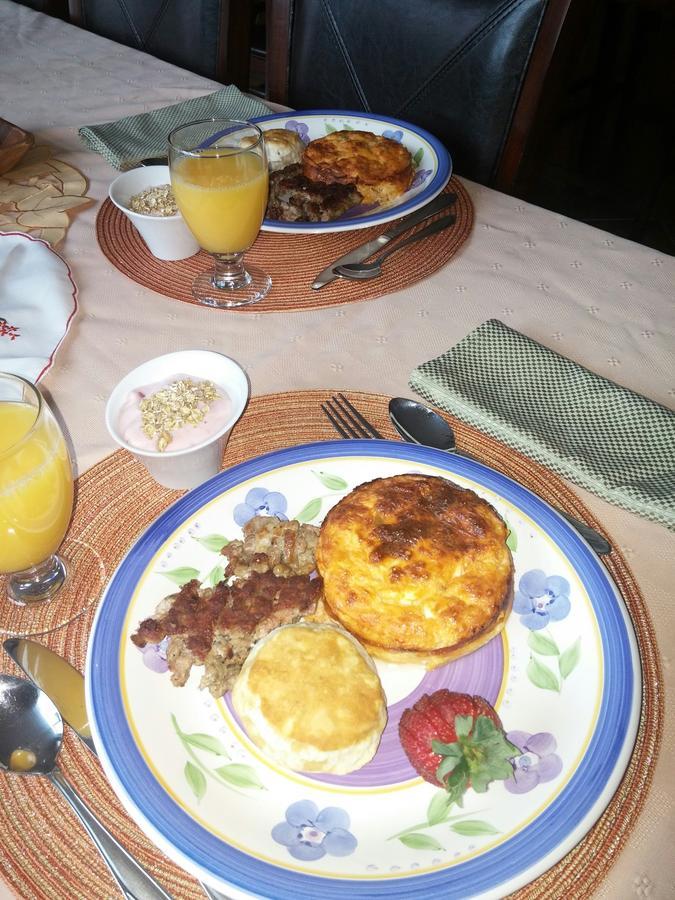 A Hyde Away Inn B&B 톡 외부 사진