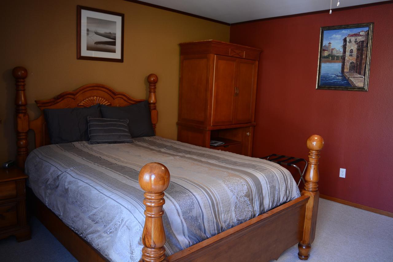 A Hyde Away Inn B&B 톡 외부 사진